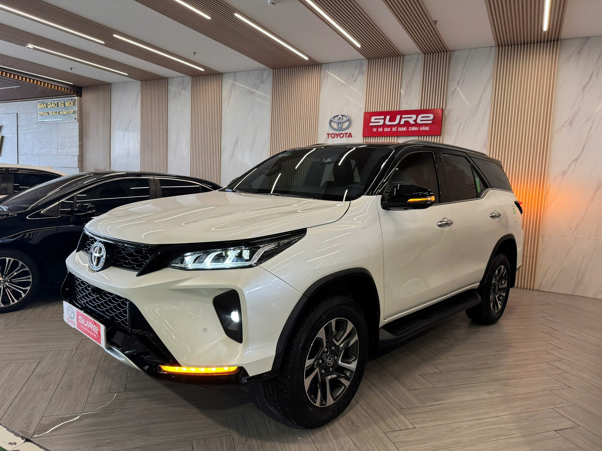 FOTTUNER LEGENDER 2.4AT 4X2 2025