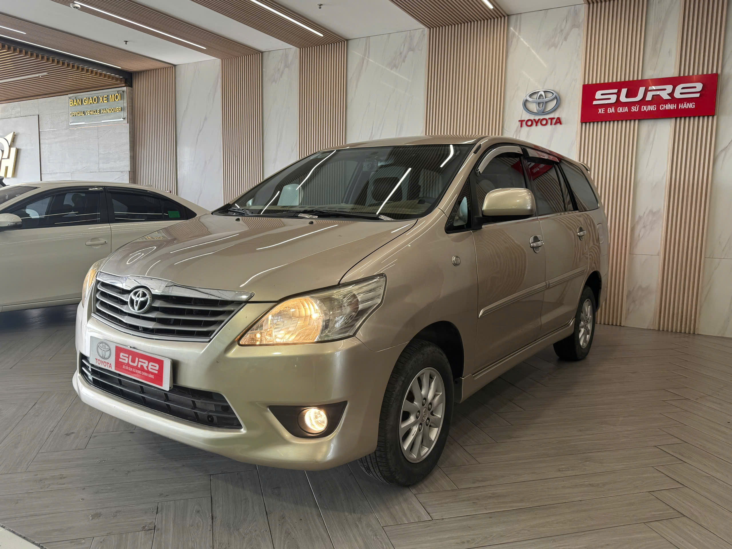 INNOVA 2.0E MT 2014