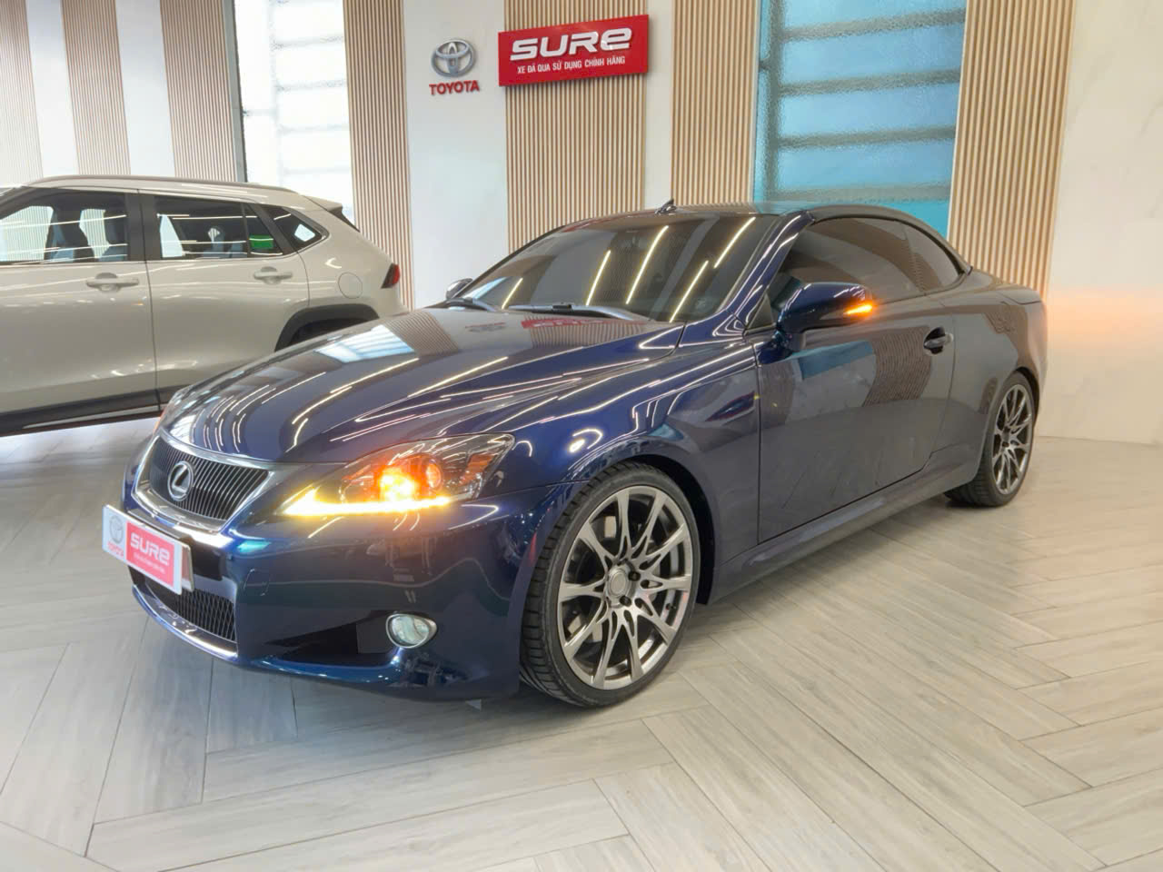 LEXUS IS 350C F SPORT