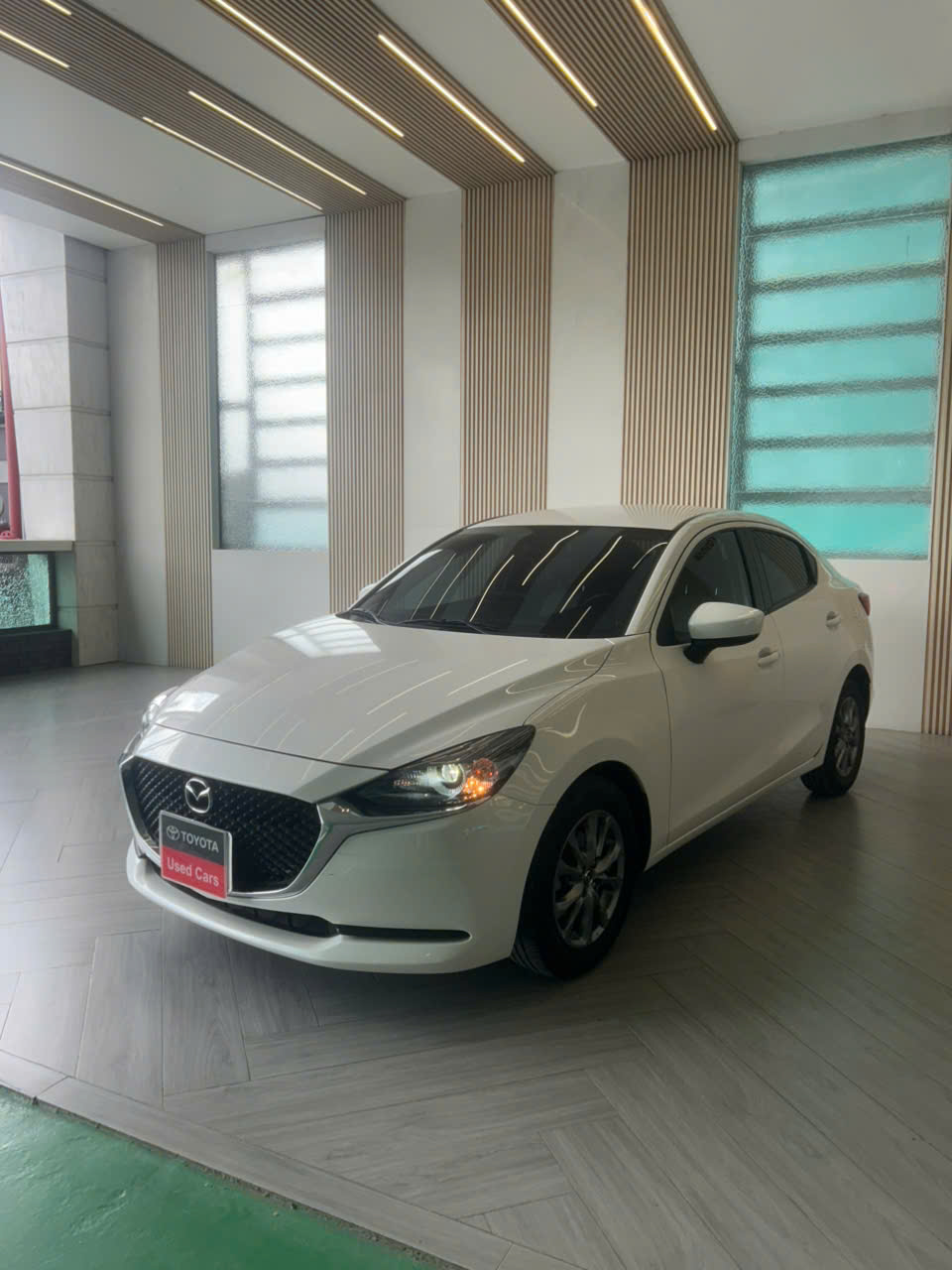 MAZDA 2